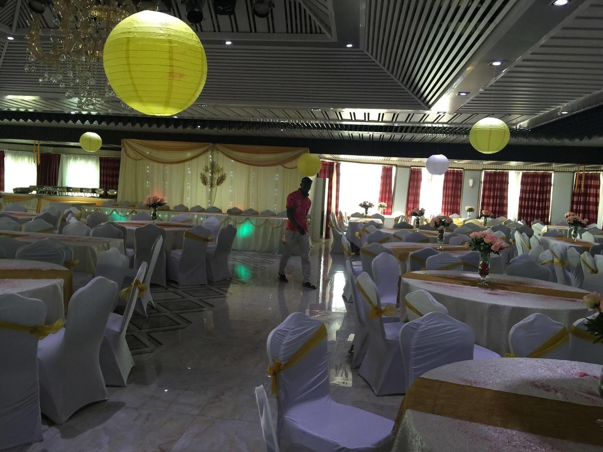 Sun Beach Hôtel Cotonou Exterior foto